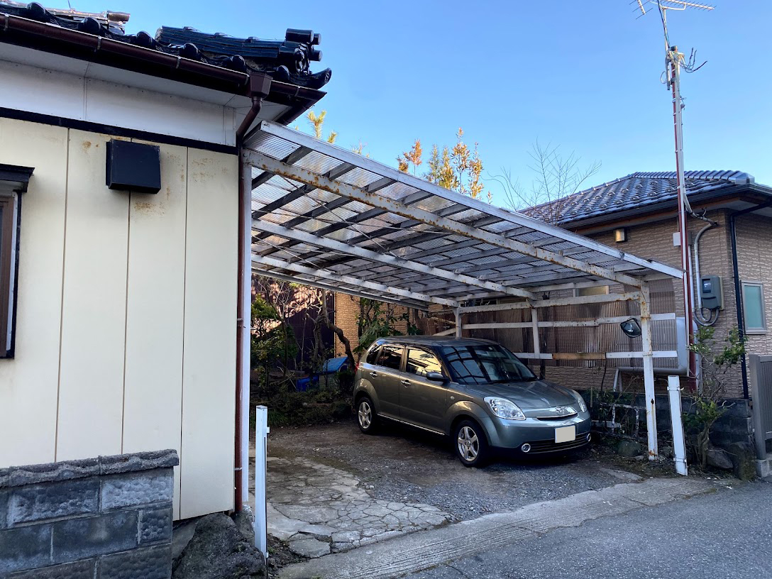 古いカーポートを撤去して新たに建て直したい リフォーム事例 Nissho 旧 日昭アルミ工業 古いカーポートを撤去して新たに建て直したい リフォーム事例 Nissho 旧 日昭アルミ工業